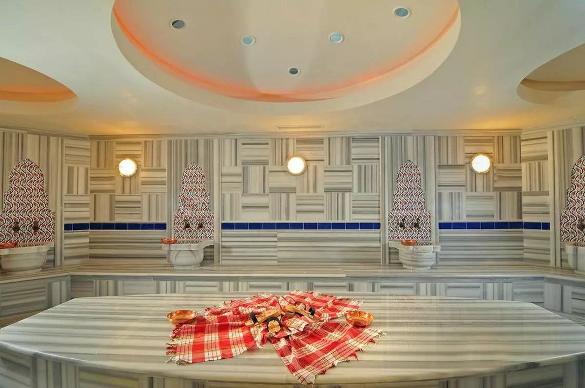 DOUBLE TREE BY HILTON SAUNA (Copy).jpg